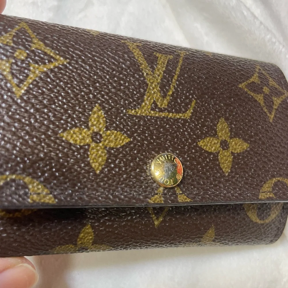 Louis Vuitton Monogram 6ring Key Case 🤎 - Picture 2 of 9
